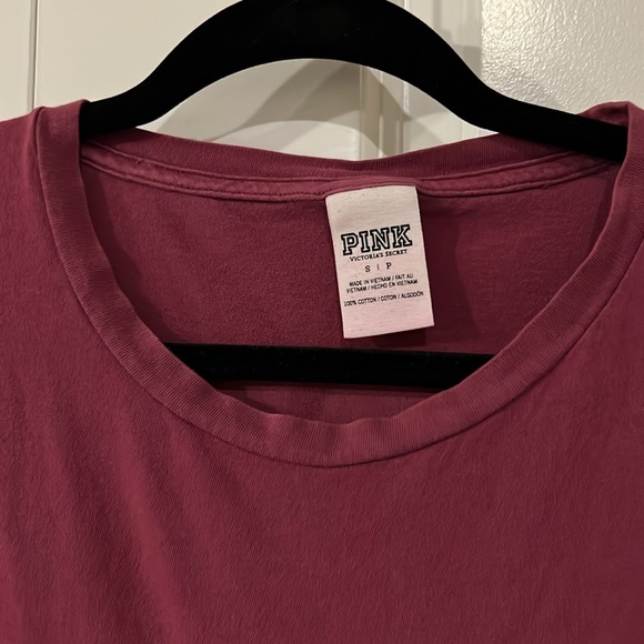 Lightly worn PINK size S maroon/wine colored tee shirt - Picture 4 of 12